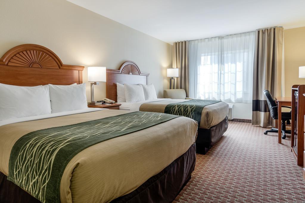 Super 8 By Wyndham Great Bend Hotel Luaran gambar