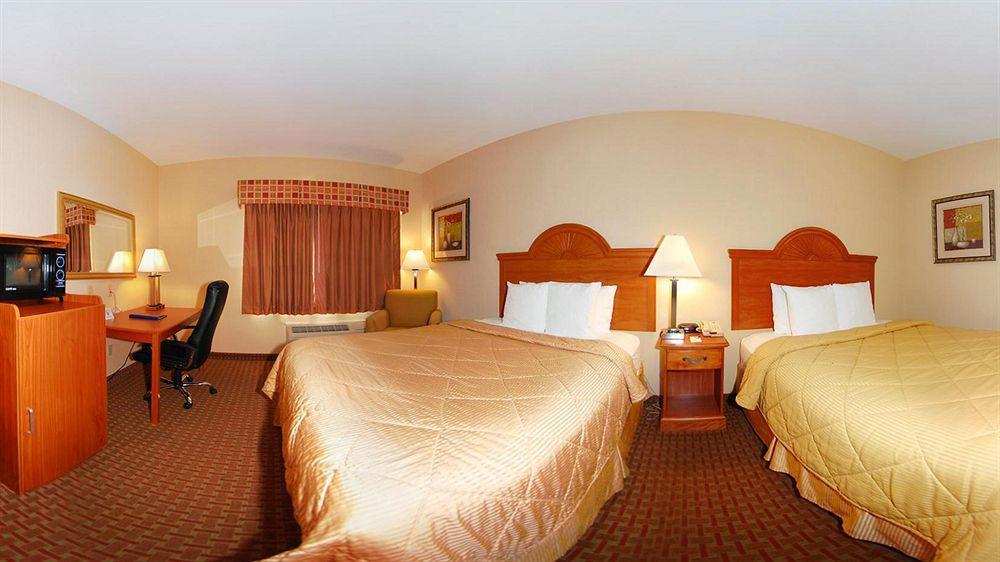 Super 8 By Wyndham Great Bend Hotel Luaran gambar