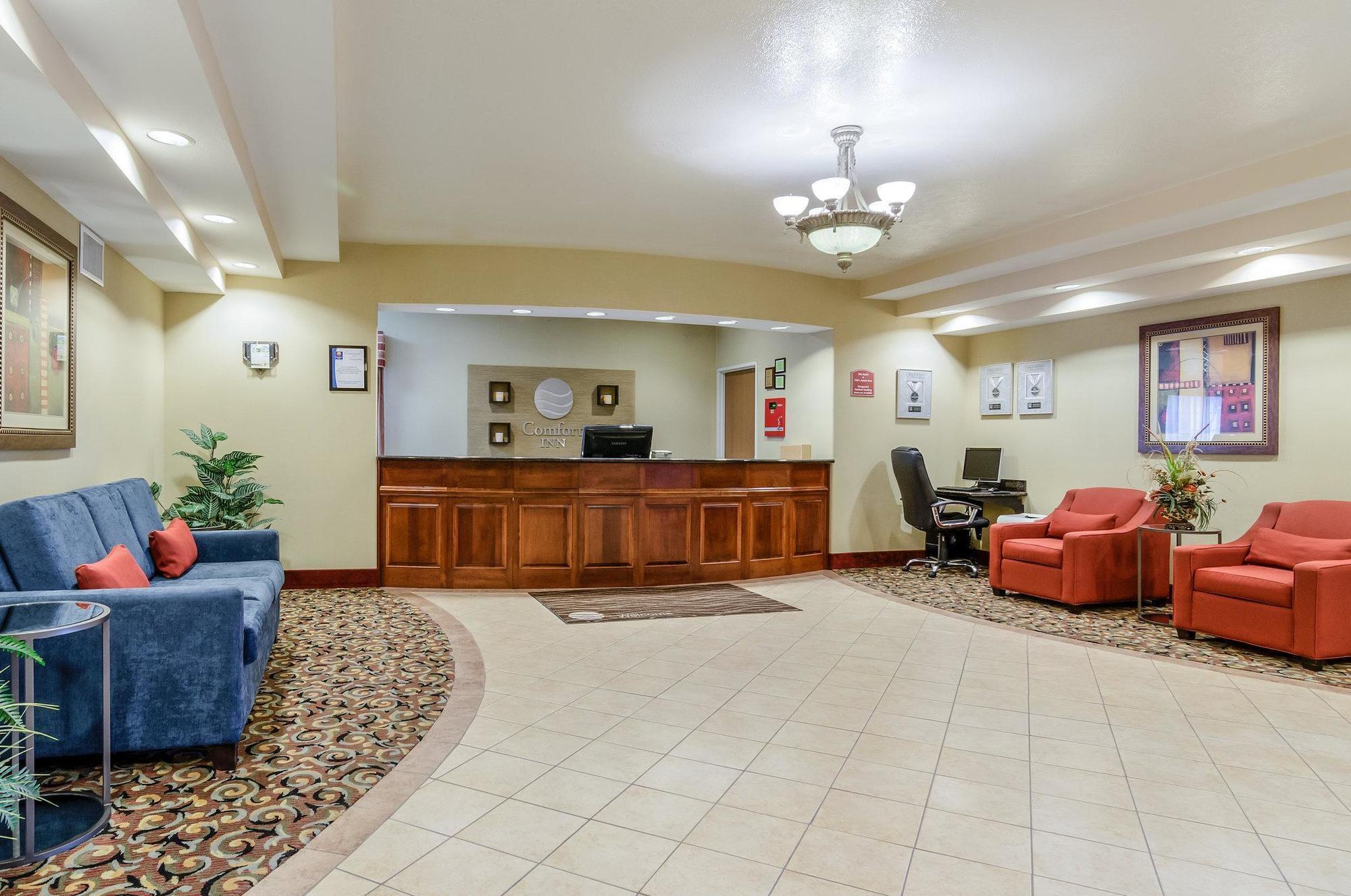 Super 8 By Wyndham Great Bend Hotel Luaran gambar