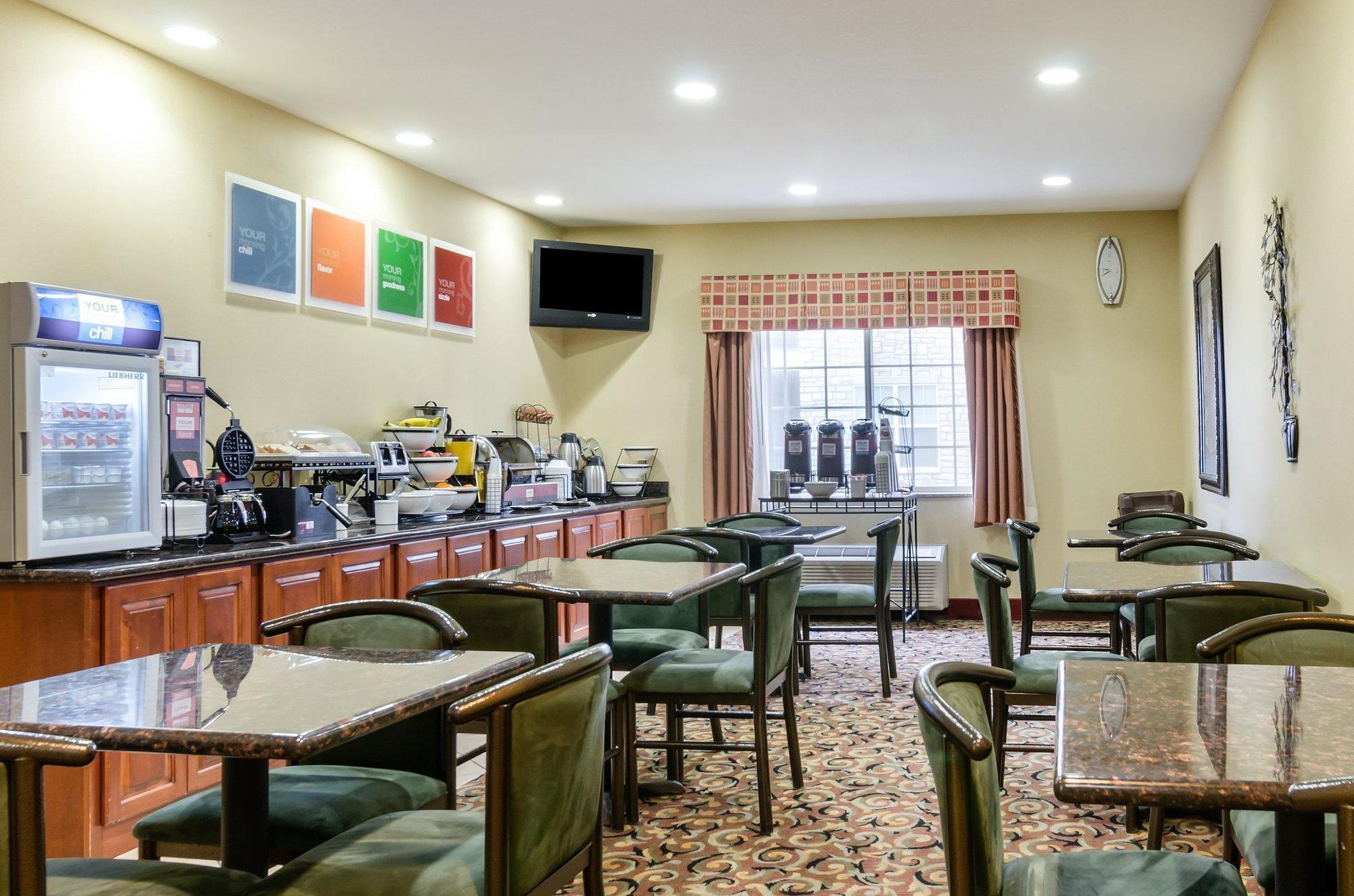 Super 8 By Wyndham Great Bend Hotel Luaran gambar