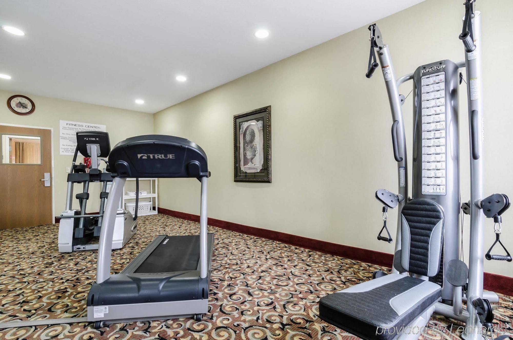 Super 8 By Wyndham Great Bend Hotel Luaran gambar