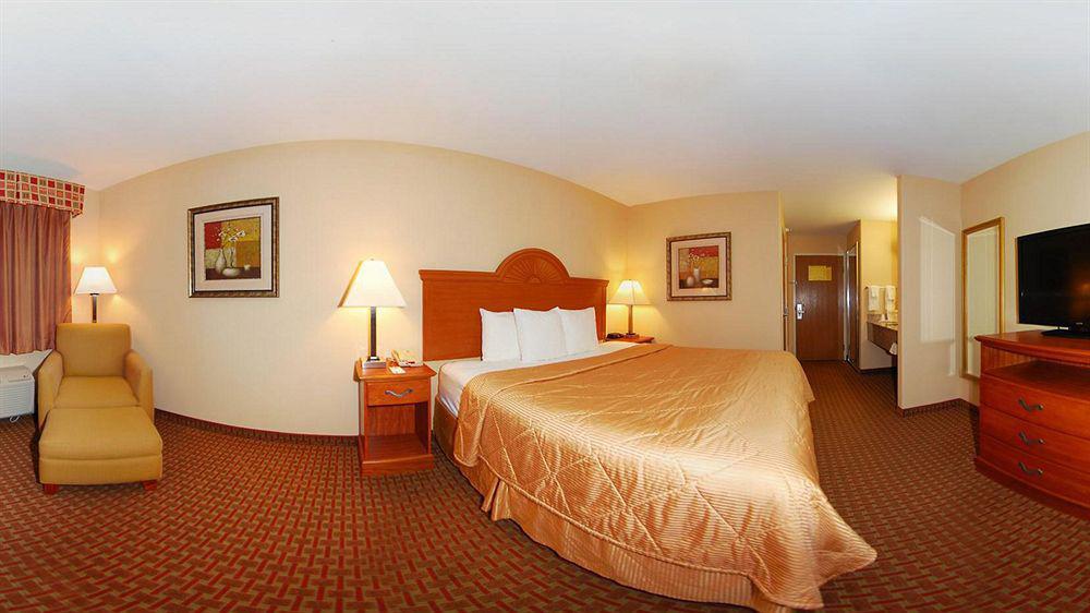Super 8 By Wyndham Great Bend Hotel Luaran gambar